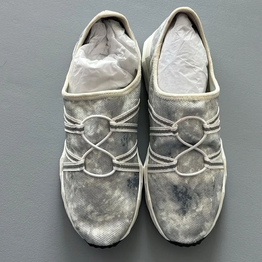 New Isaac Mizrahi Tie Dye Gray Multi Sneakers Size 8.5